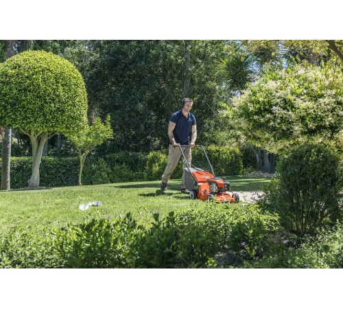 Газонокосилка бензиновая Husqvarna LC 247S