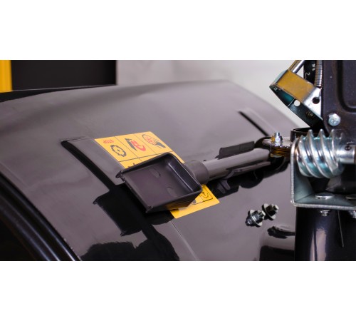 Снегоуборщик бензиновый Champion ST1376E