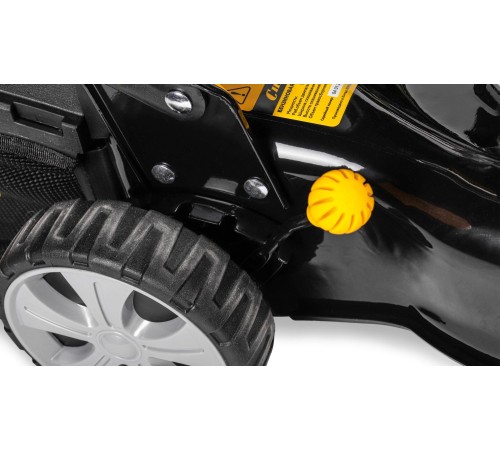 Газонокосилка бензиновая Champion LM4215