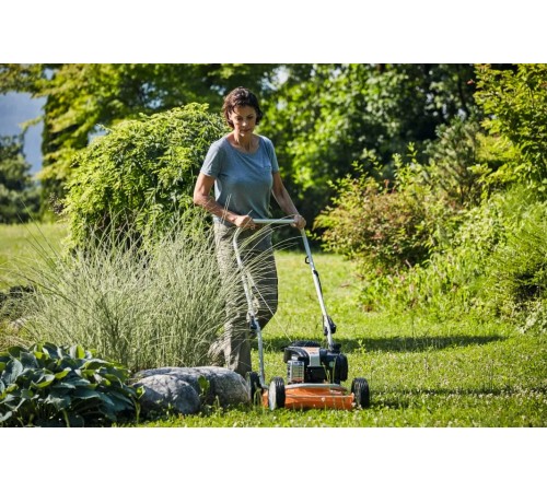 Колёсная газонокосилка STIHL RM 2 R