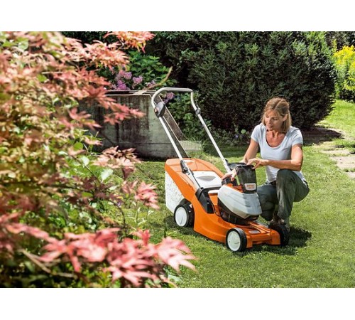 Колёсная газонокосилка STIHL RMA 443 (без АКБ)