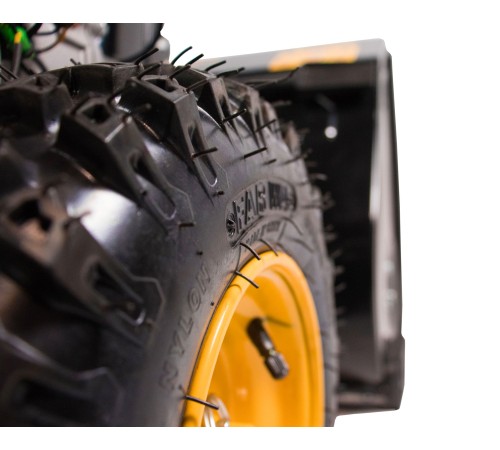 Снегоуборщик бензиновый Champion ST553