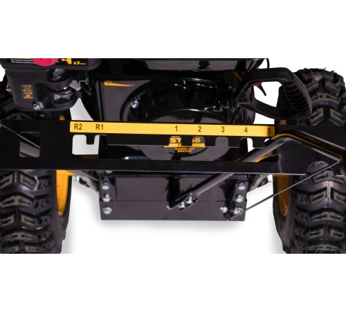 Снегоуборщик бензиновый Champion ST656