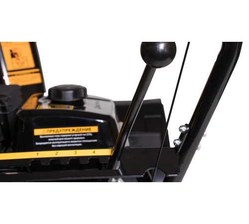 Снегоуборщик бензиновый Champion ST656