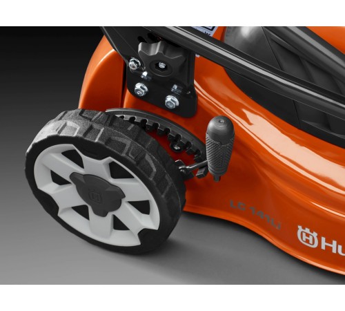 Газонокосилка Husqvarna LC 141iV 967 09 92-01